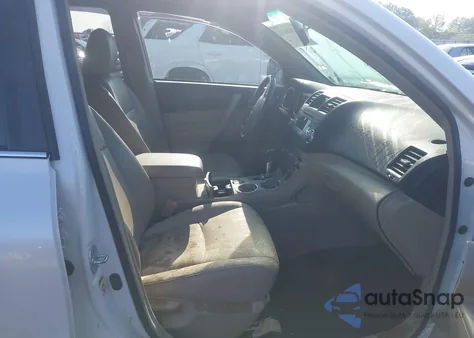 2011 Toyota Highlander Se V6 from USA, damaged, VIN 5TDZK3EH3BS029820